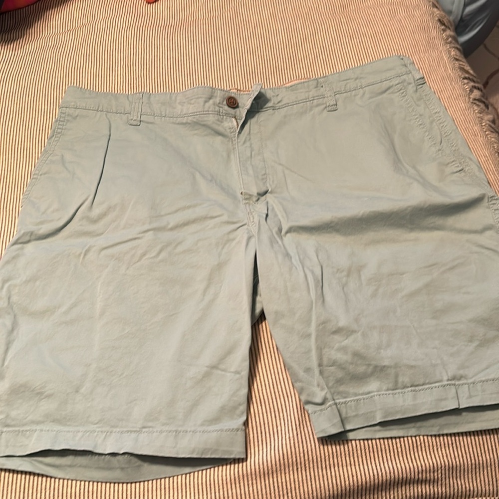 Lot of 2 men’s  Like new chinos size 40 shorts